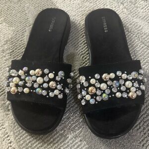 Express Pearl slide sandals